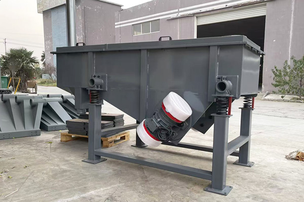 直线振动筛生产怎么选择振动电机？